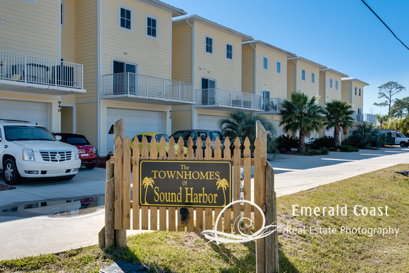 Townhomes_at_Sound_Harbor_20160206_004-fused