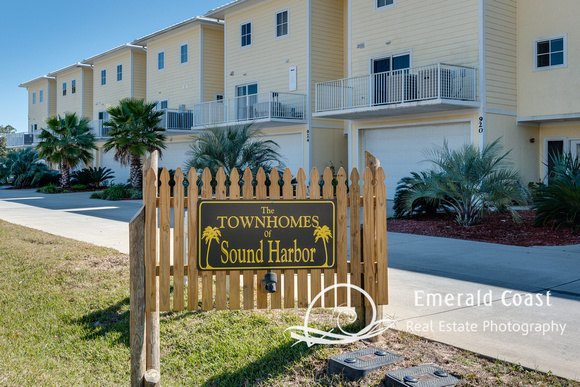 Townhomes_at_Sound_Harbor_20160206_007-fused-2